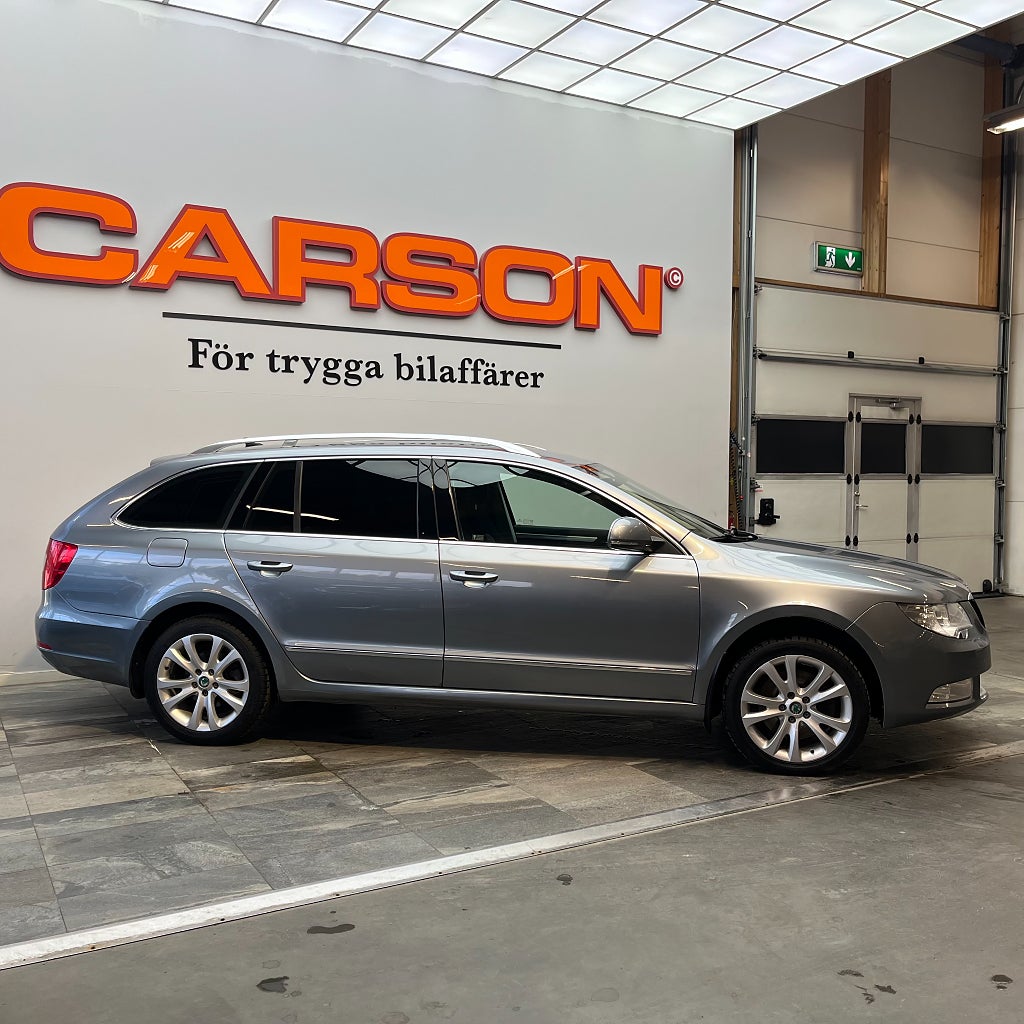 Skoda Superb Kombi 2.0 TDI 4x4 Ambition Värmare Navigation