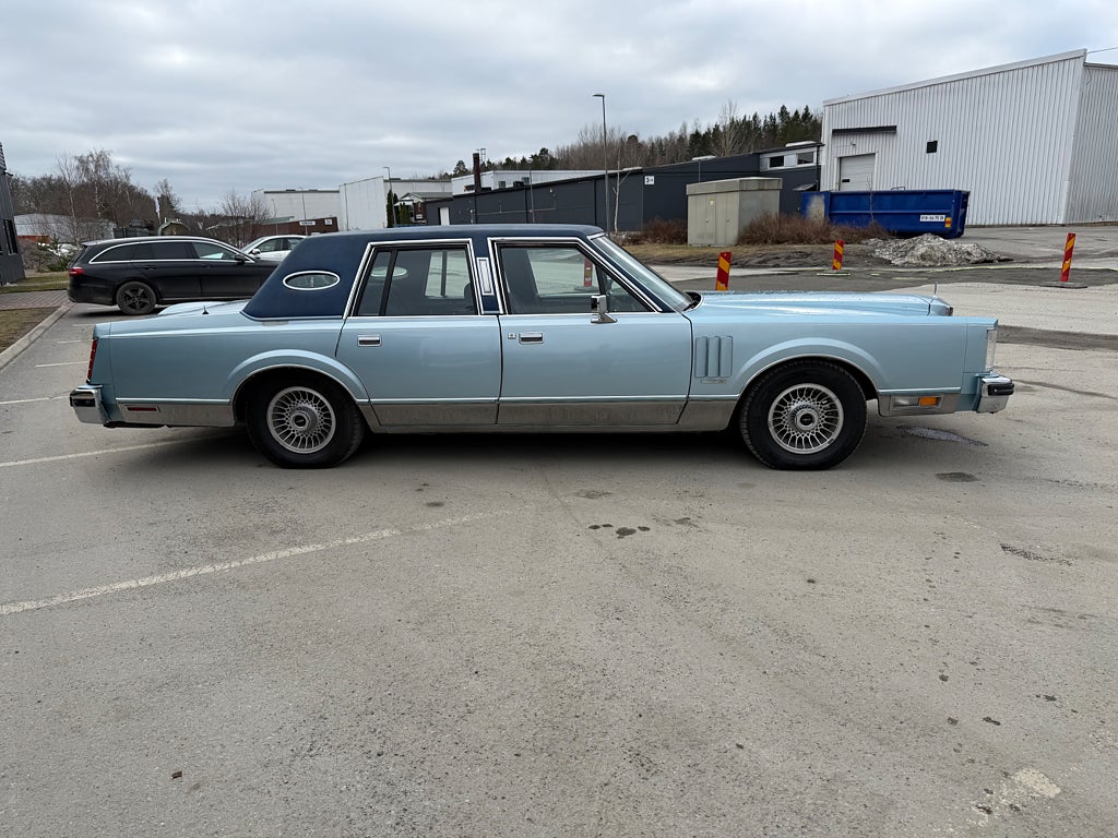 Lincoln Continental Mark VI Sedan 5.0 V8 EFI 0kr insats 848kr/mån