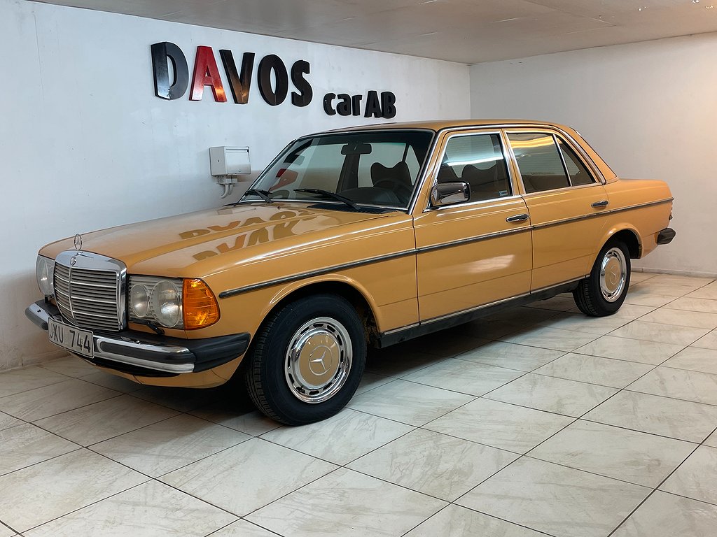 Mercedes-Benz W123 230 109hk Drag  Rostfri  Svensksåld Automat