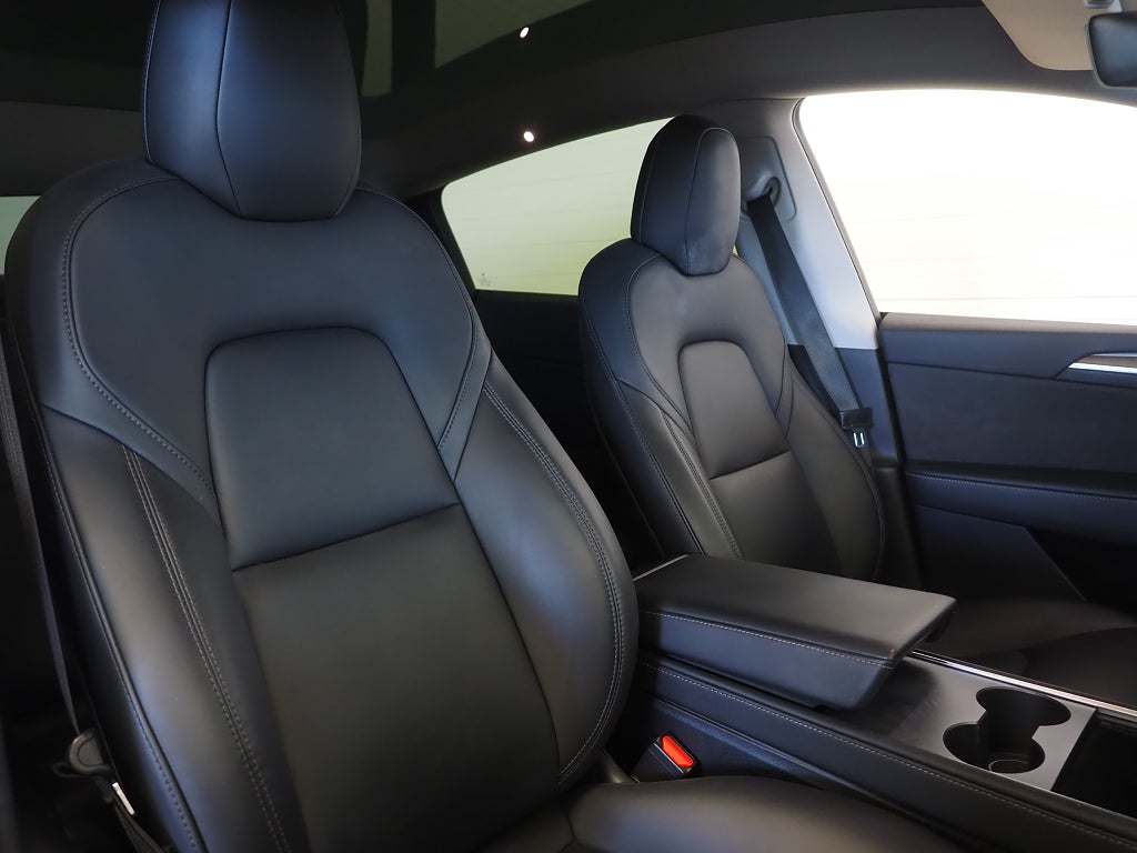Tesla Model Y Long Range AWD 514hk Moms 20" Induction Pano 2021