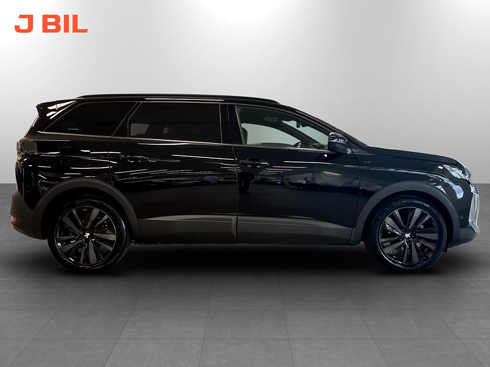 Bild på Peugeot 5008 GT Black Pack 1.2 PT 130hk Aut 7-SITS B-KAMERA ELSTOL