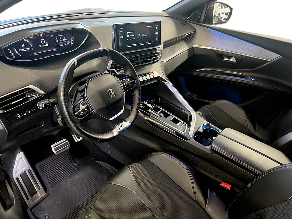 Bild på Peugeot 5008 GT 1.2 PT 130hk Aut 7-SITS B-KAMERA CARPLAY