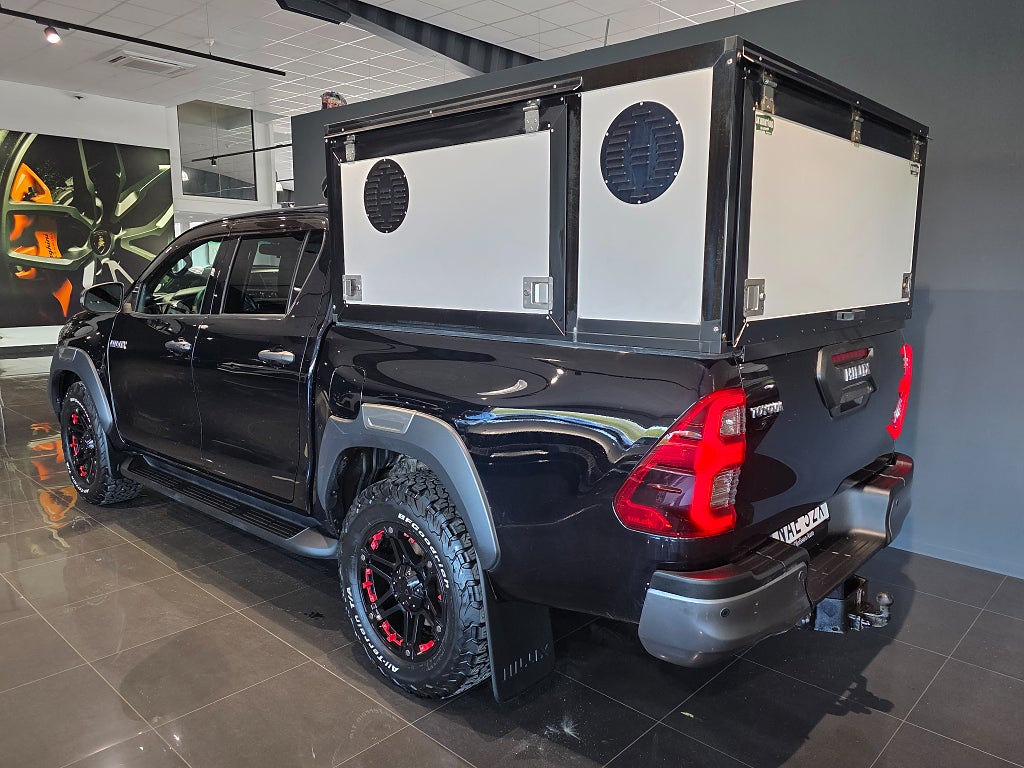 Toyota Hilux Dubbelhytt 2.8 4WD Invincible Euro 6 - bild 4