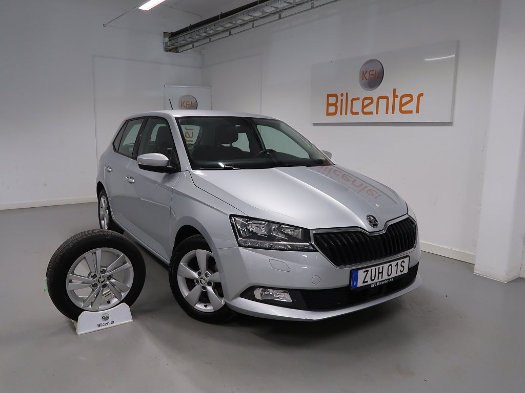 Skoda Fabia *3,99% RÄNTA* 1.0 TSI Style V-Däck ingår CarPlay-BT-FH-