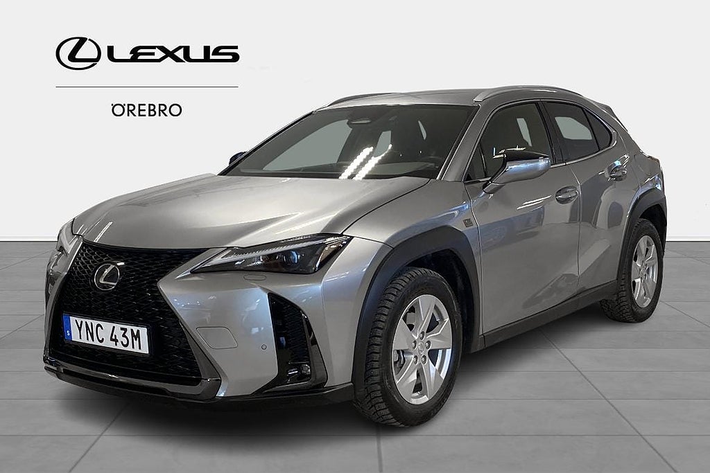 Lexus UX 300h F Sport Design FWD V-Hjul