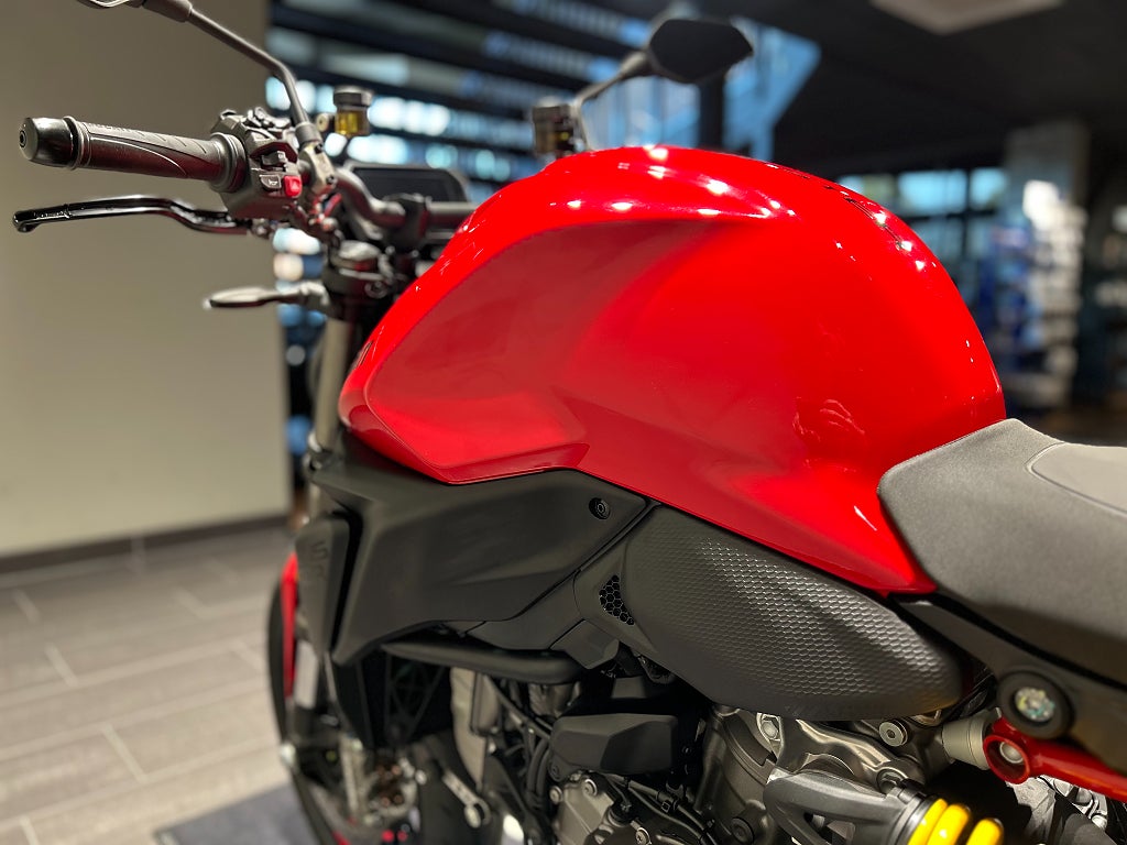 Ducati Monster V2 Plus DQS/ Termignoni slip-on / Endast 214 mil!