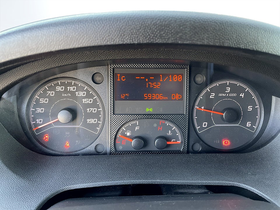 Bild på Peugeot Boxer PRO+ 335 2.2 BHDi 165hk L4H3 435 B-KAMERA DRAG