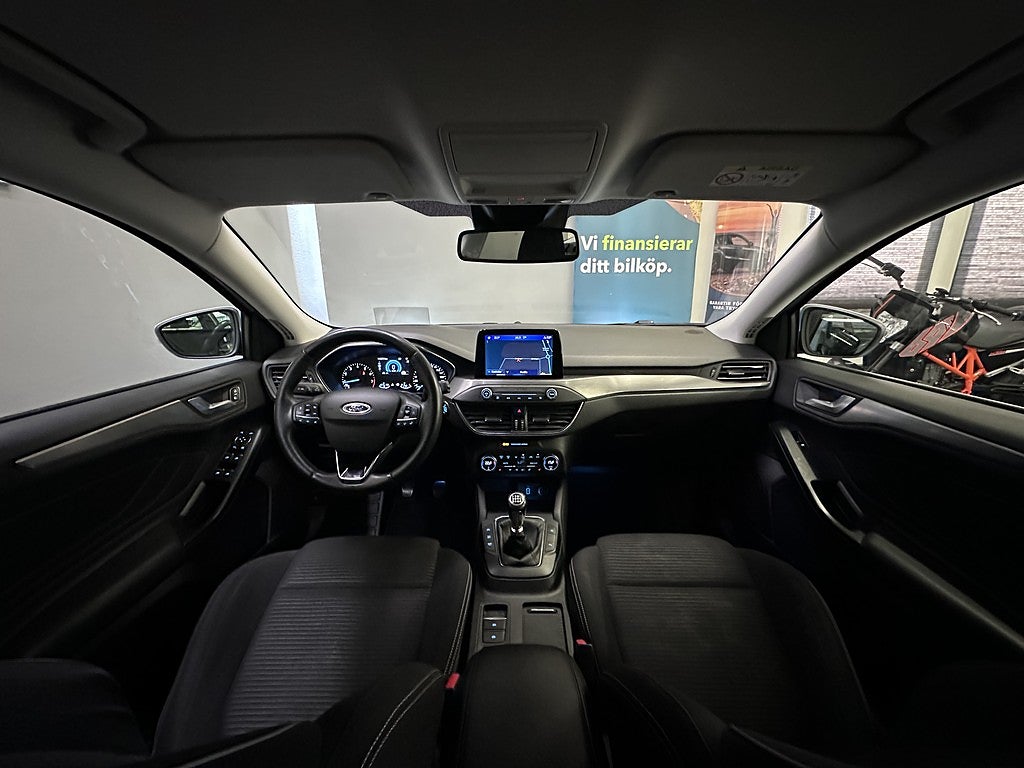 Ford Focus Kombi 1.0 EcoBoost Titanium Plus | HUD | VÄRMARE | DRAG