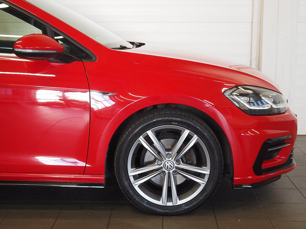 Volkswagen Golf SC TSI 150hk R-Line |Drag|Värmare|Dynaudio|