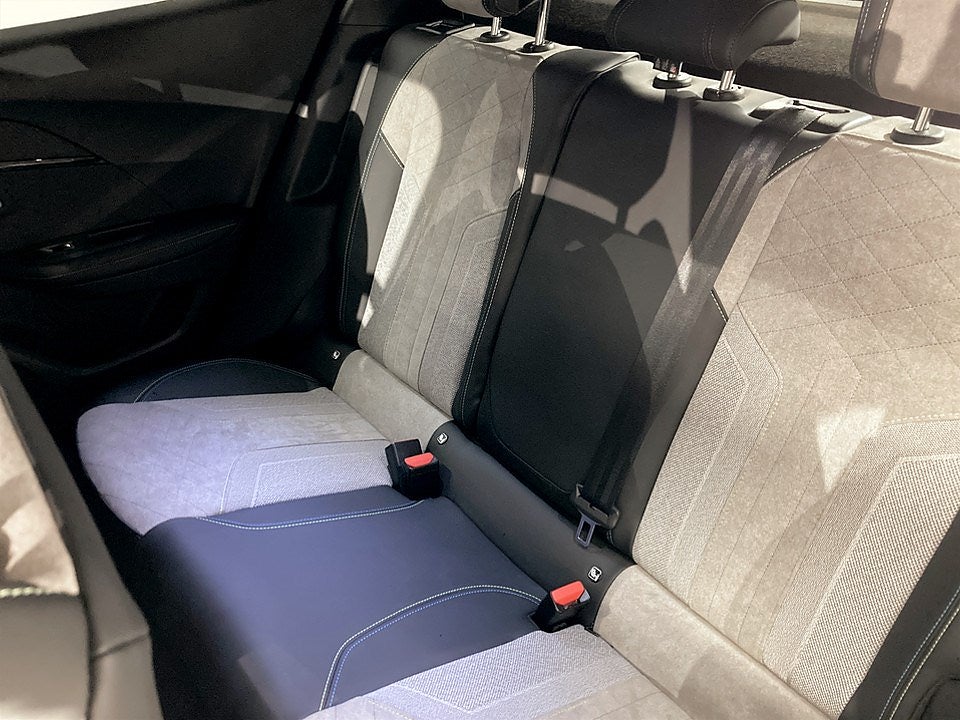 Bild på Peugeot E-2008 GT 50kWh 136hk Aut - B-KAMERA, CARPLAY