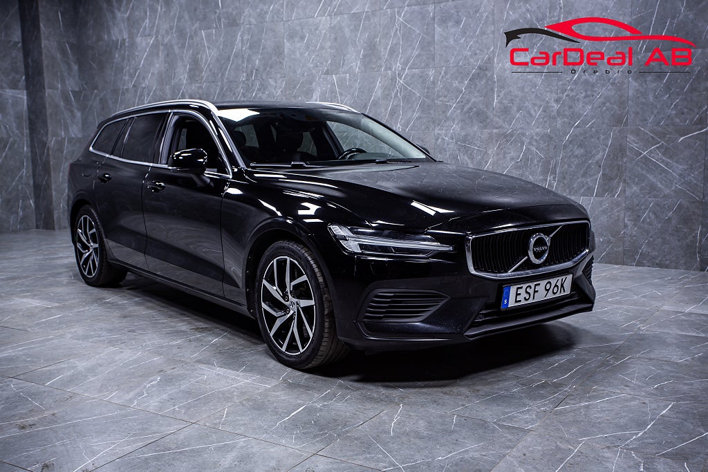 Volvo V60 Recharge T6 AWD Momentum Advanced Värmare Navi Drag