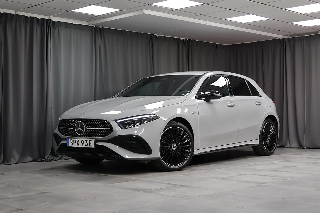 Mercedes-Benz A 250 e AMG Night Edition Advanced Plus LED Lesebar