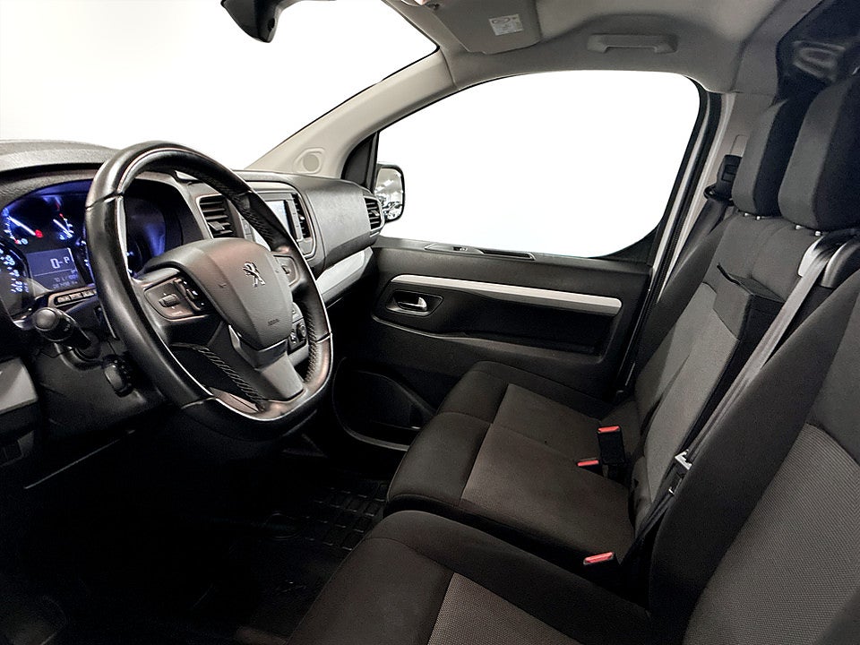 Bild på Peugeot Expert PRO+ 2.0 BHDi 145hk Aut L3 B-KAMERA DRAG