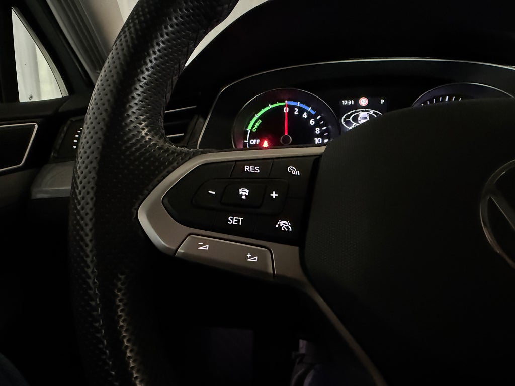 Volkswagen Passat Sportscombi GTE DRAG Värmare Navi Adap-farth Carplay bild 23