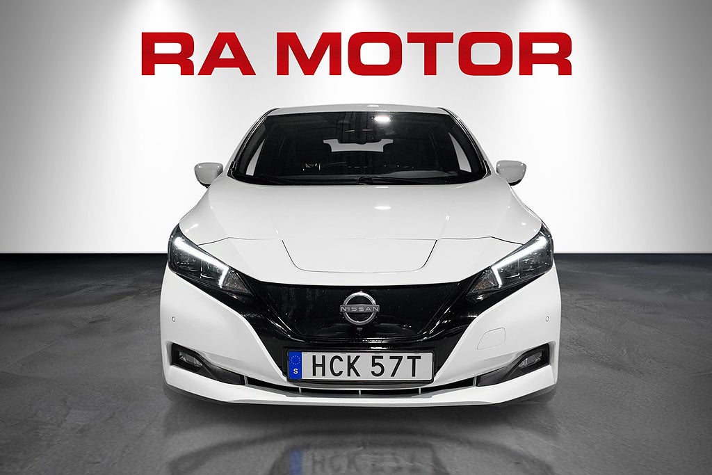 Nissan Leaf N-Connecta|40kWh|Värmepump|360 kamera