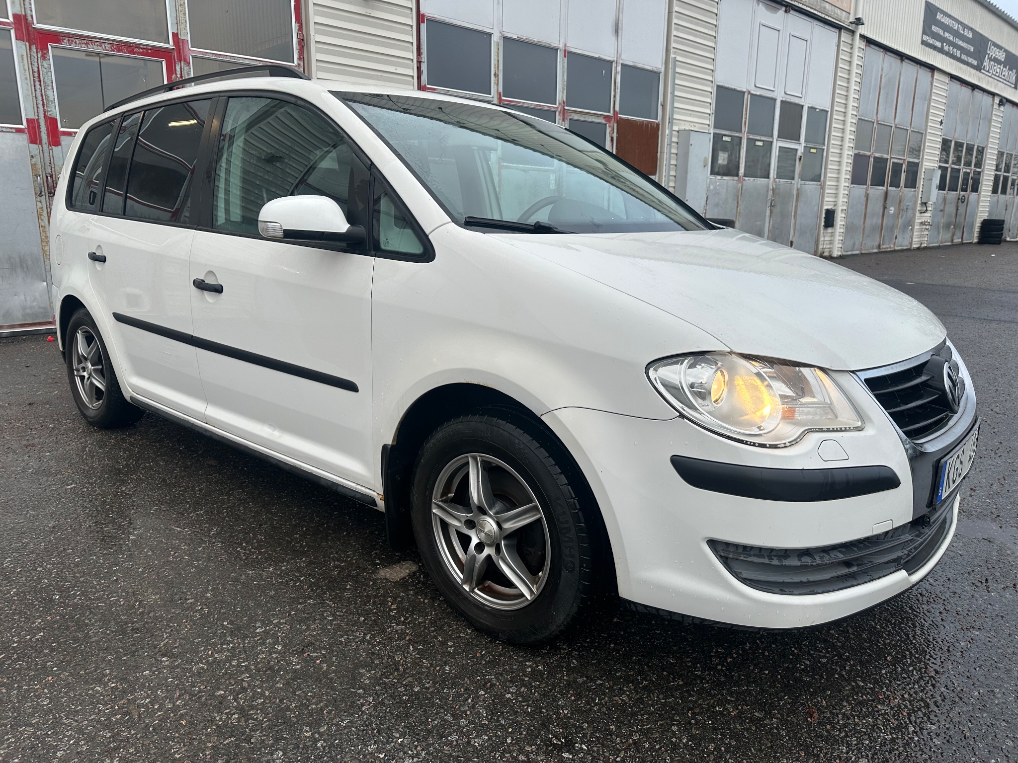 Volkswagen Touran 2007, bild 2/37