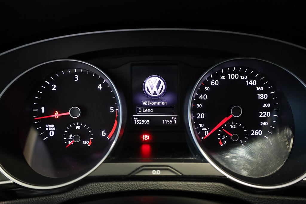 Volkswagen Passat Sportscombi 2.0 TDI AUT 4M Pano Drag Värmare Kamera 2016