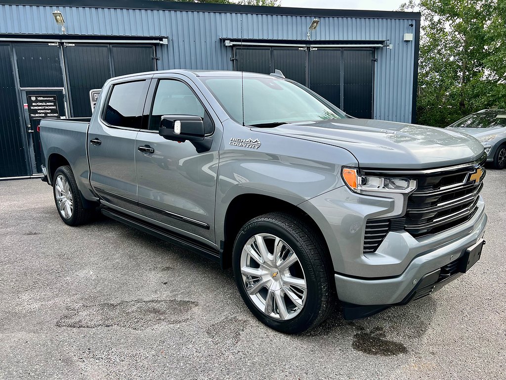 Chevrolet Silverado High Country 6.2L 4WD Black Edition