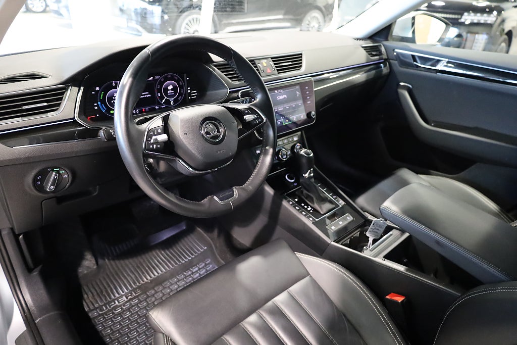 Skoda Superb 1.4 TSI iV L&K Drag Värmare Kamera Leasbar 2021