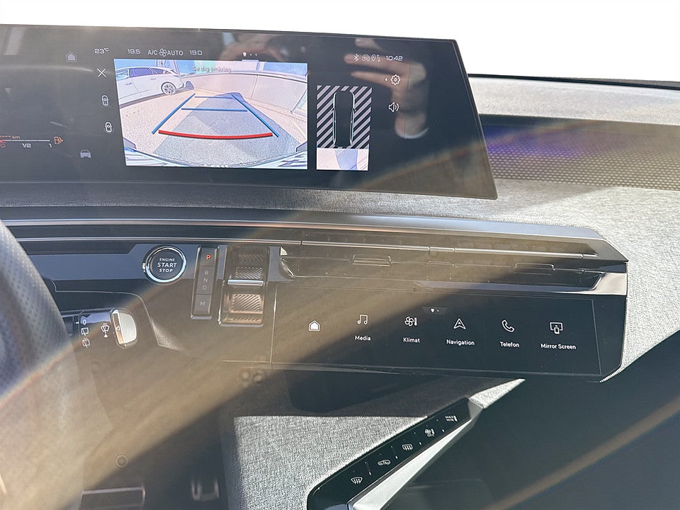 Bild på Peugeot 5008 GT Hybrid 145hk Aut 7-SITS B-KAMERA CARPLAY