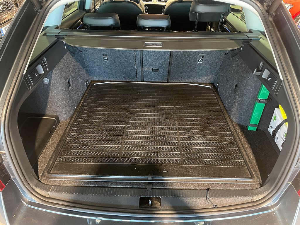 Skoda Octavia 1.5 TSI 150hk Premium |Drag|Värmare|Navi| 2020