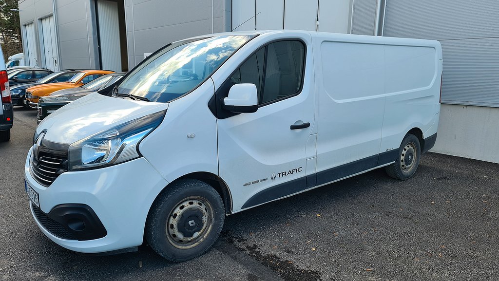 Renault trafic 2.7t 1.6 dCi Euro 6 *Drag *Värmare *NY ADRESS*