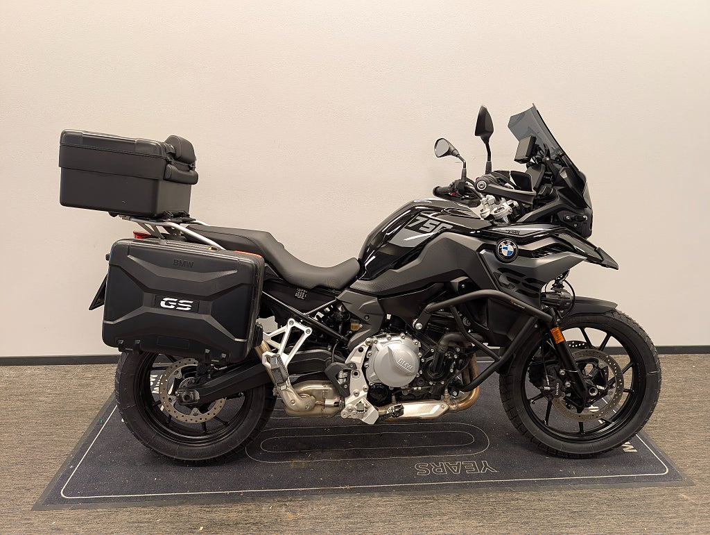 BMW F750GS Triple Black Lågt chassi 