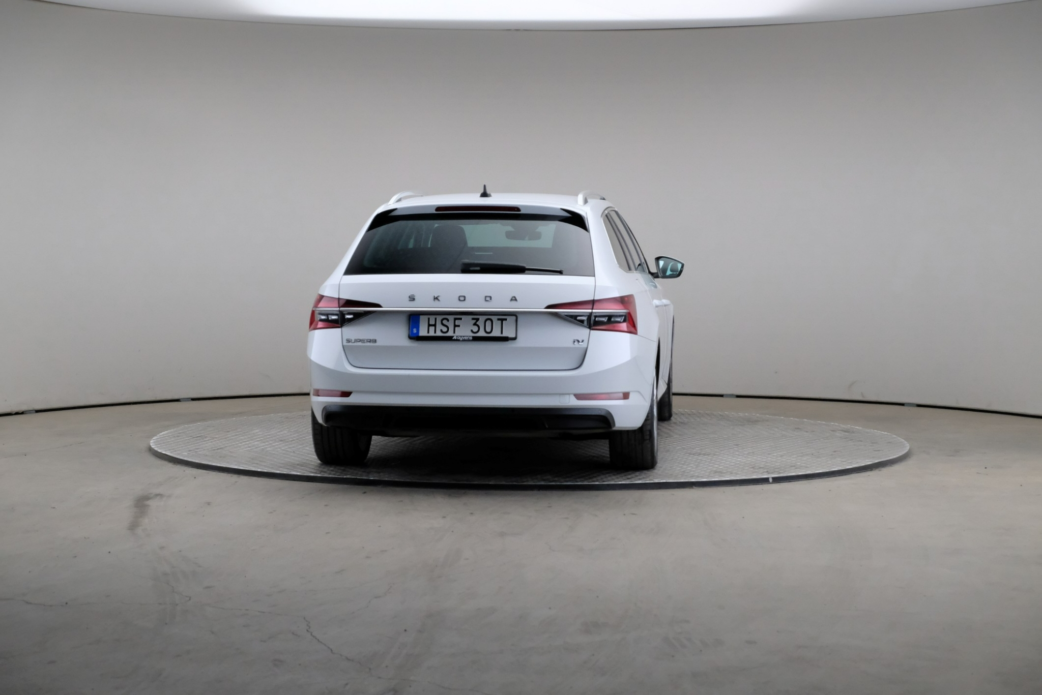 Skoda Superb 2023, bild 2/10