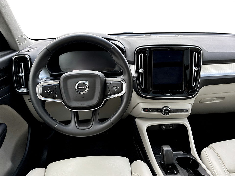 Bild på Volvo XC40 Momentum B4 197hk Aut AWD H/K CARPLAY