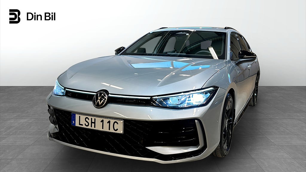 Volkswagen Passat Sportscombi R-Line Black TDI 193hk 4M Värmare/Drag