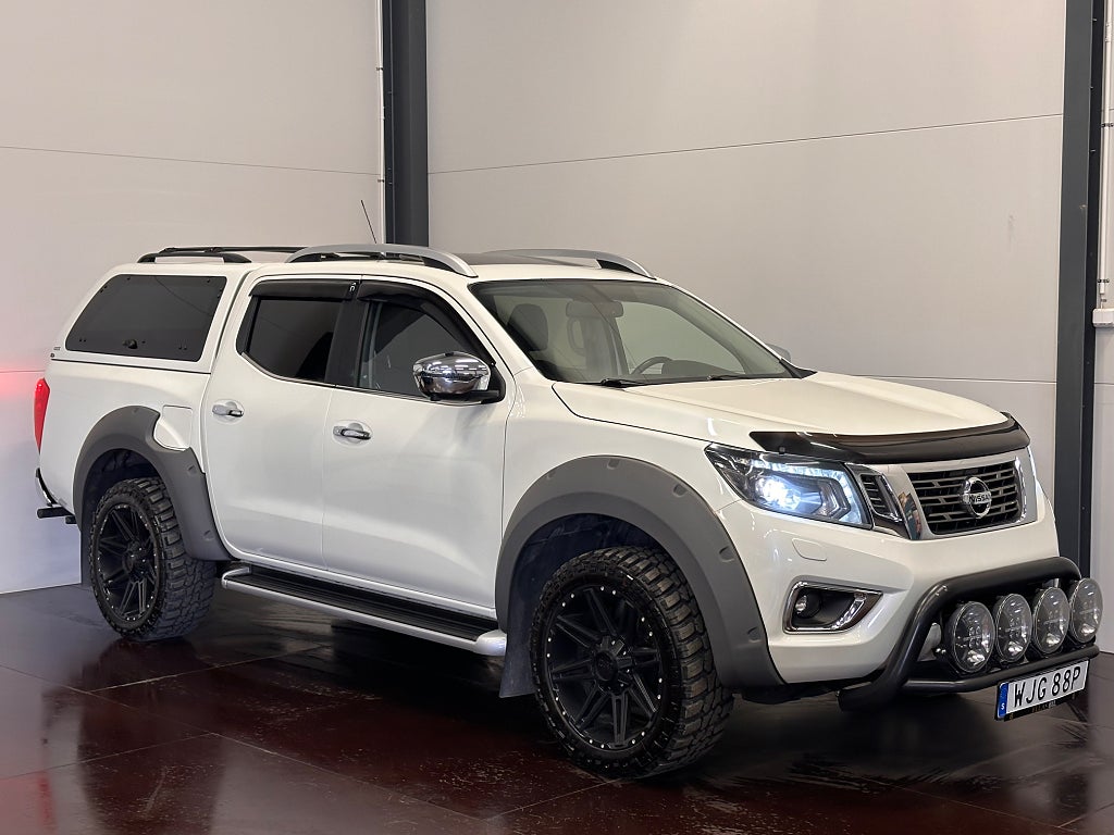Nissan Navara DUBBELHYTT 2.3 DCI 4WD 190HK PÅKOSTAD 360° NAVI SE SPEC