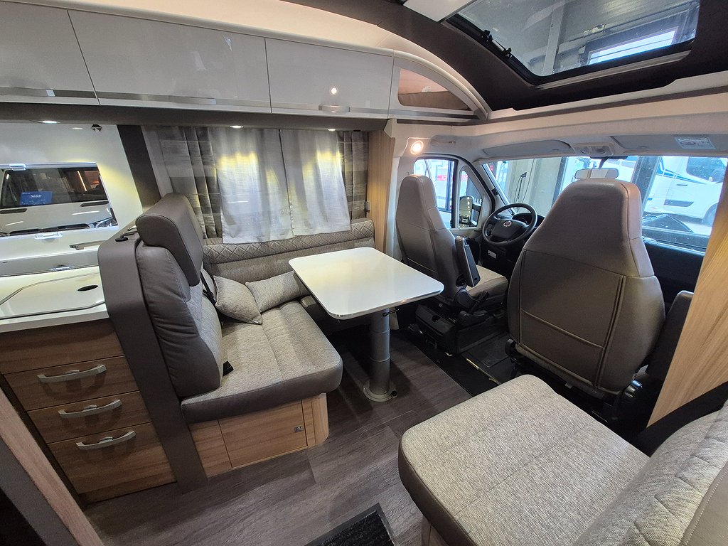 Adria Coral Plus 670 SLT /Cinderella/Solcell/AC bodel/Automat - Adria