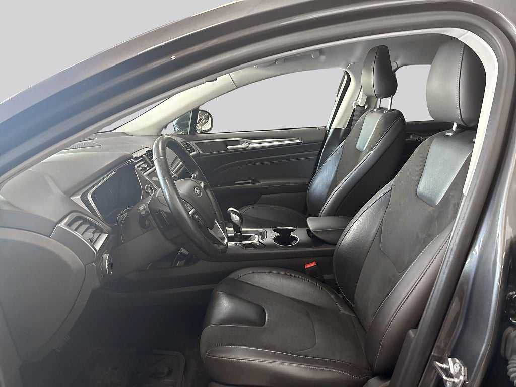 Ford Mondeo Kombi 2.0 TDCi AWD Powershift Titanium