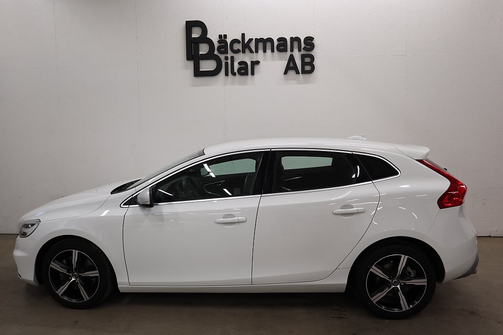 Volvo V40 D3 150 hk Automat R-Design Skinn Värmare Nyservad