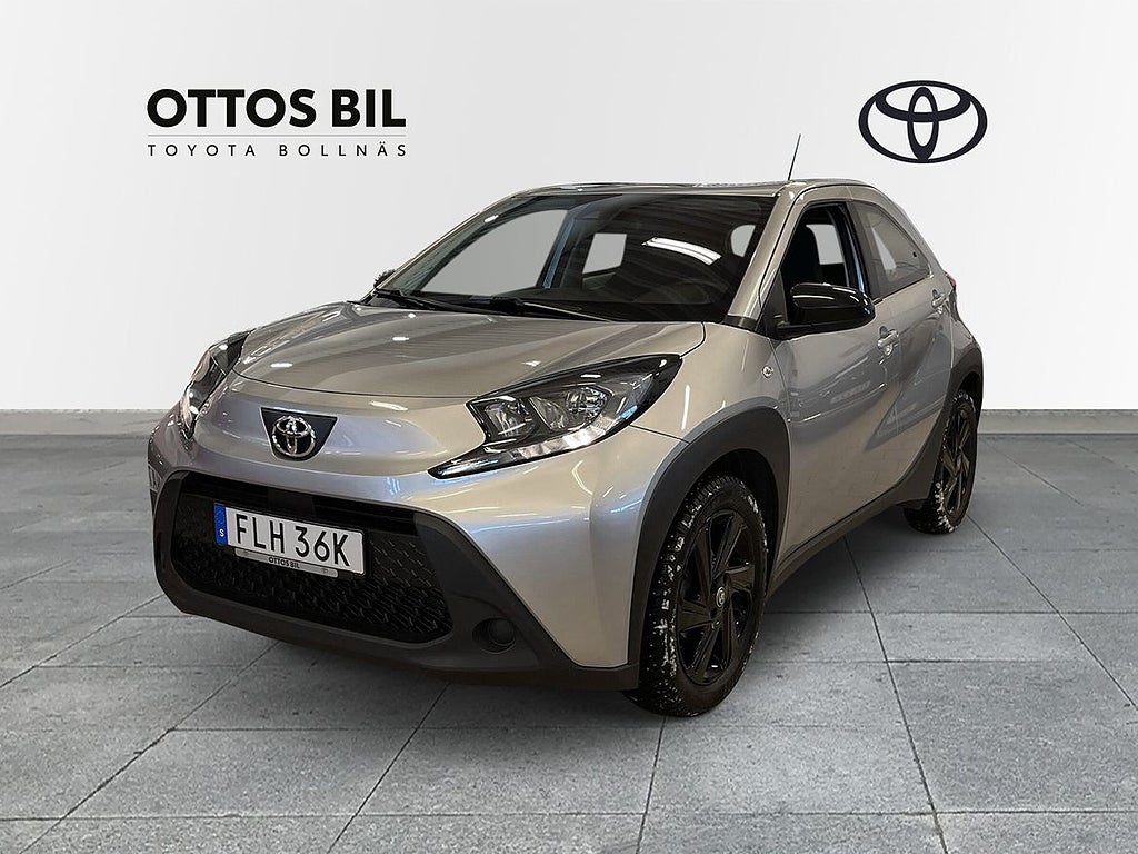 Toyota Aygo X 1.0 VVT-i CVT, 72hk - Play / V-hjul (OBS 4,95% RÄN...
