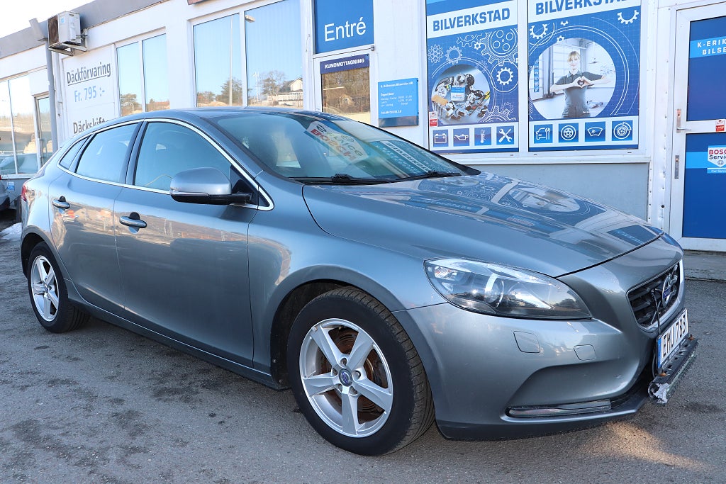 Volvo V40 D2 Powershift Automat|Kamrembytt|P-Sensor|SoV-Hjul|