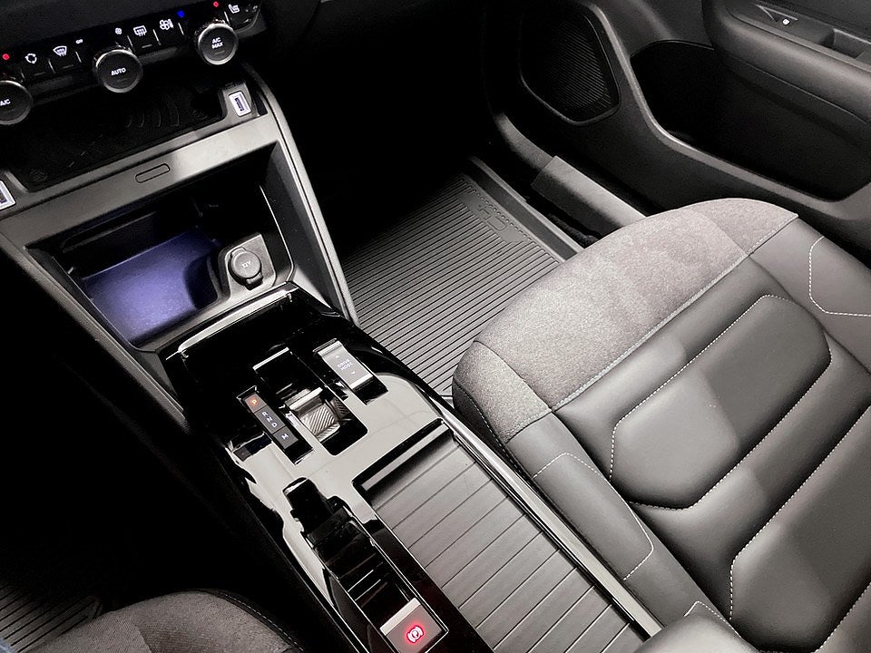 Bild på Citroën C4 X Shine 1.2 PT 130hk Aut - 360-KAMERA, RATTVÄRME