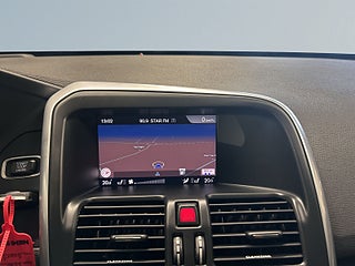 Volvo XC60 D4 AWD R-Design Mvärme Drag B-kamera Rattvärme Navi S&V – bild 15