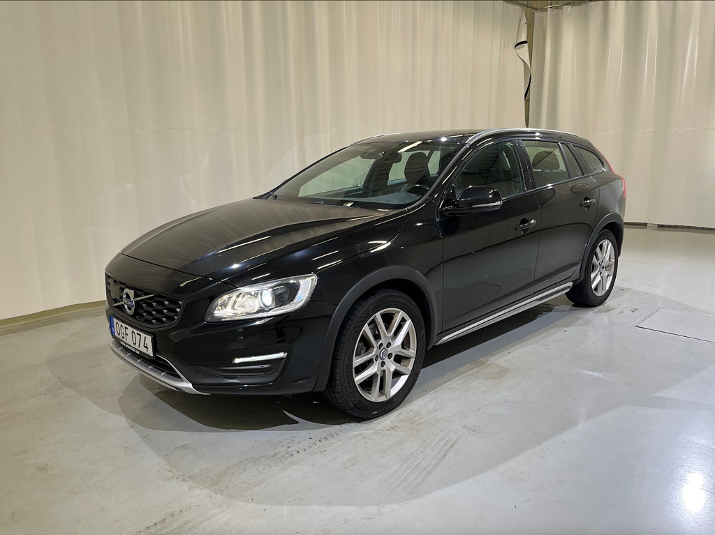 Volvo V60 Cross Country D4 AWD Summum Drag Värmare SoV