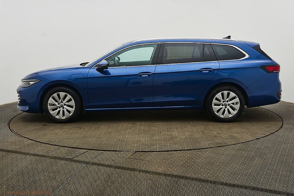 Volkswagen Passat eHybrid 1.5 TSI Business 272HK Drag+Värmare