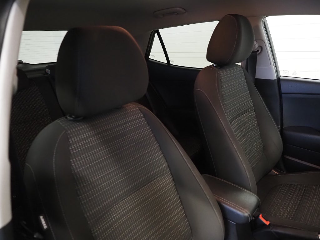 Kia Stonic 1.4 MPi 99hk Advance Backkamera Dragkrok 2018