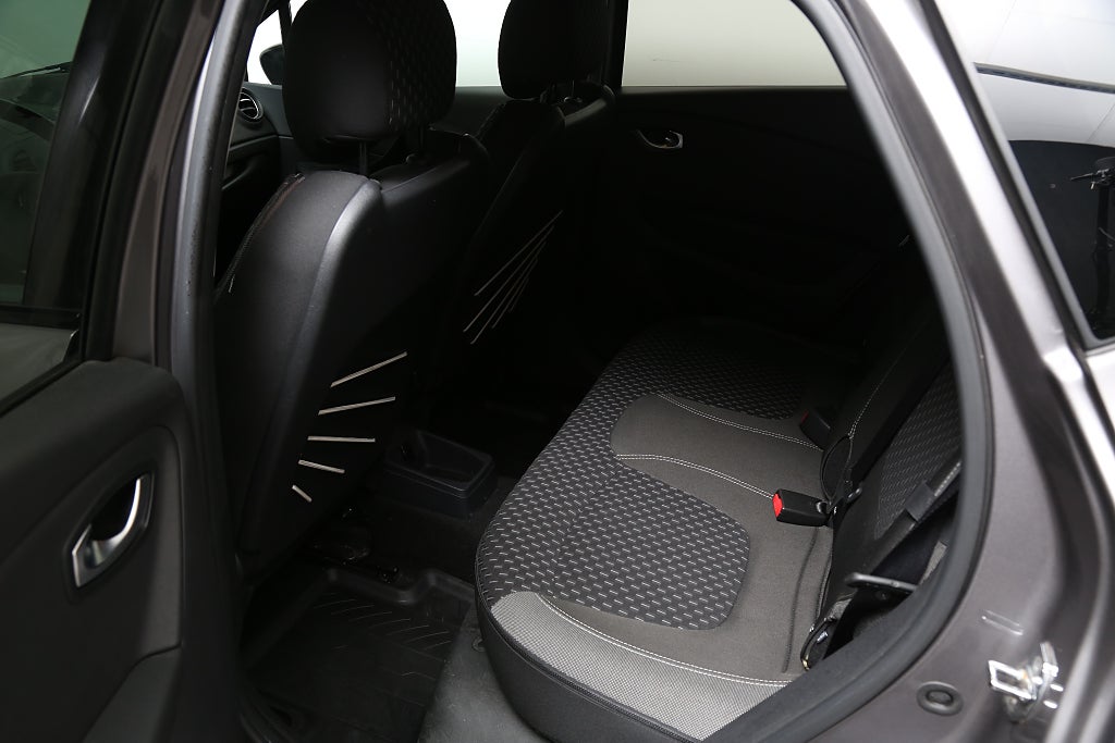 Renault Captur TCe 90hk Intens PDC Keyless Kamera Navi Dragkrok 2019