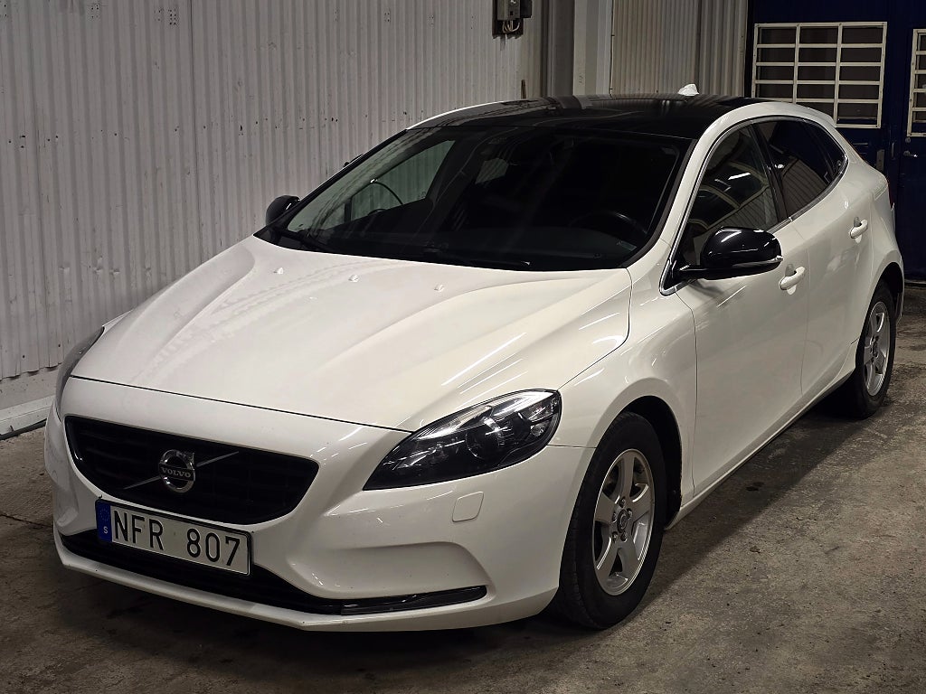 Volvo V40 D2 BACKKAMERA DIESELVÄRMARE PANORAMA
