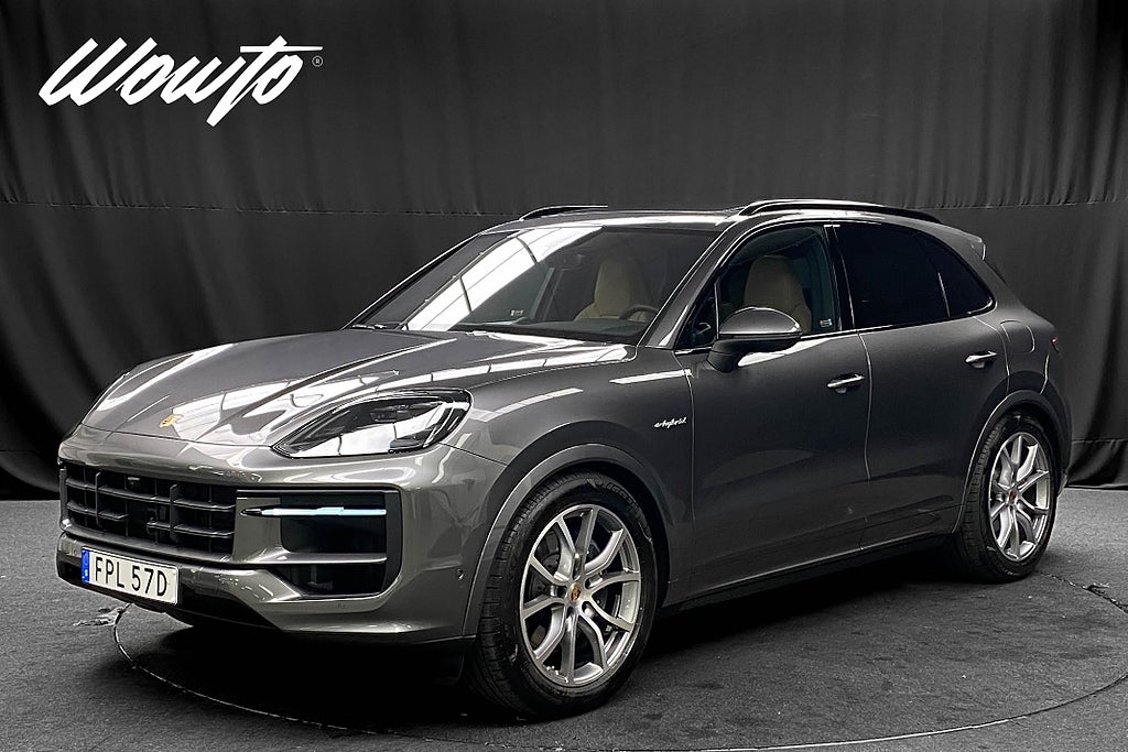 Porsche Cayenne E-Hybrid 470HK /P-Display /Pano /Matrix /18-Vägs /Spec