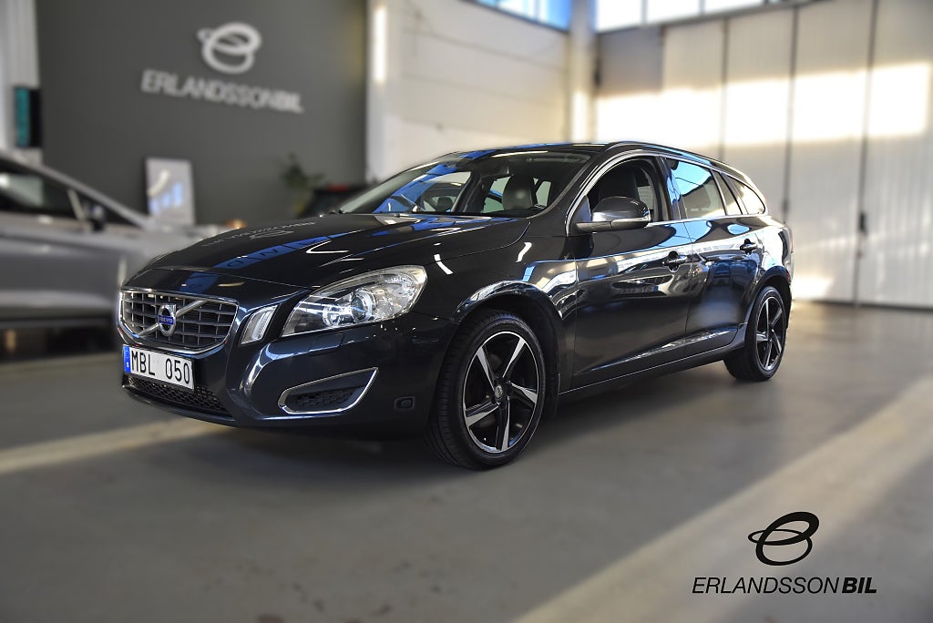 Volvo V60 T3 Momentum KAMREM BYTT DRAG KAMPANJRÄNTA 5,95%