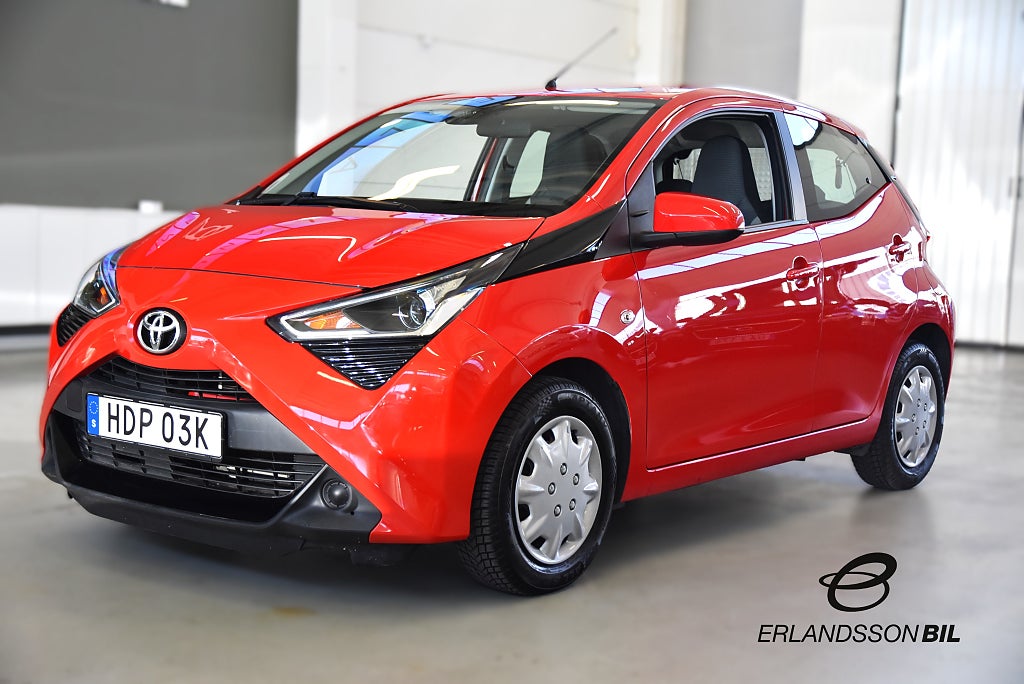 Toyota Aygo 5-dörrar 1.0 VVT-i X-PLAY Euro 6 BACK KAMERA LÅG SKATT