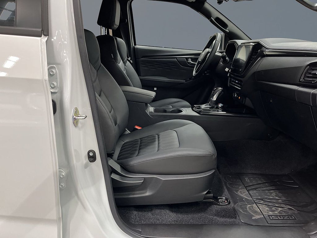 Isuzu D-Max XRX DC AT CNG