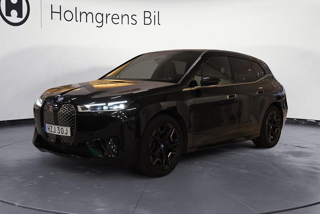BMW iX M60 540 hk B W | Ränta 1,99%
