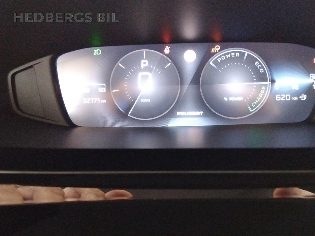 Peugeot 308 sw Hybrid 145 1.2 PureTech -DSC Allure thumbnail