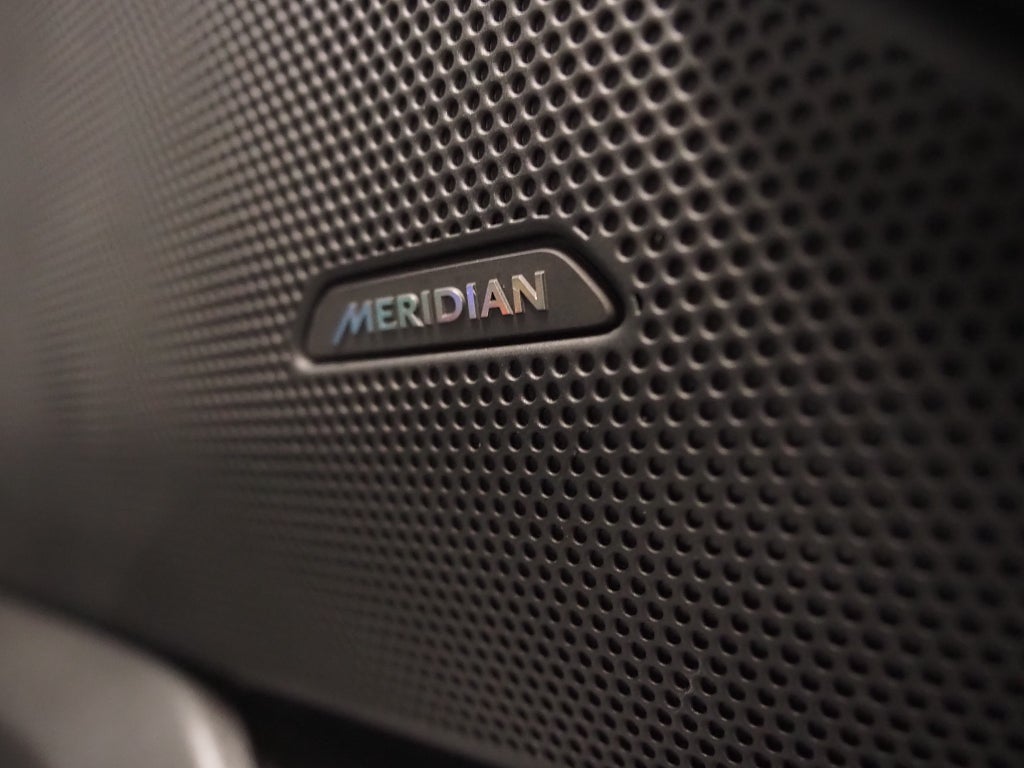 Land Rover Range Rover Velar P250 AWD R-Dynamic Meridian 20"